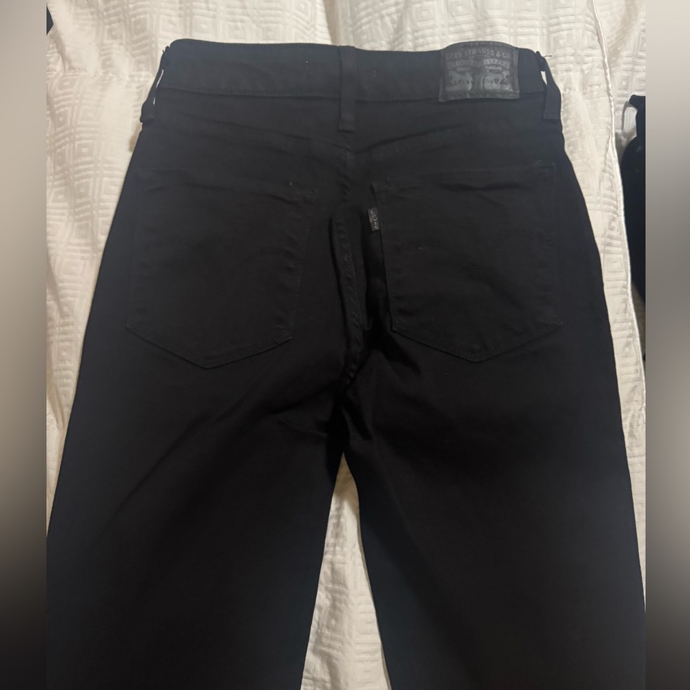 Black Levi’s Jeans Hardly Worn size 27